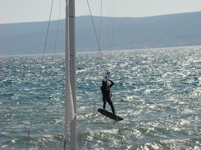 Druzenje uz surf i kite na plazi Makarska u Sukosanu Druzenje uz surf i kite na plazi Makarska u Sukosanu
