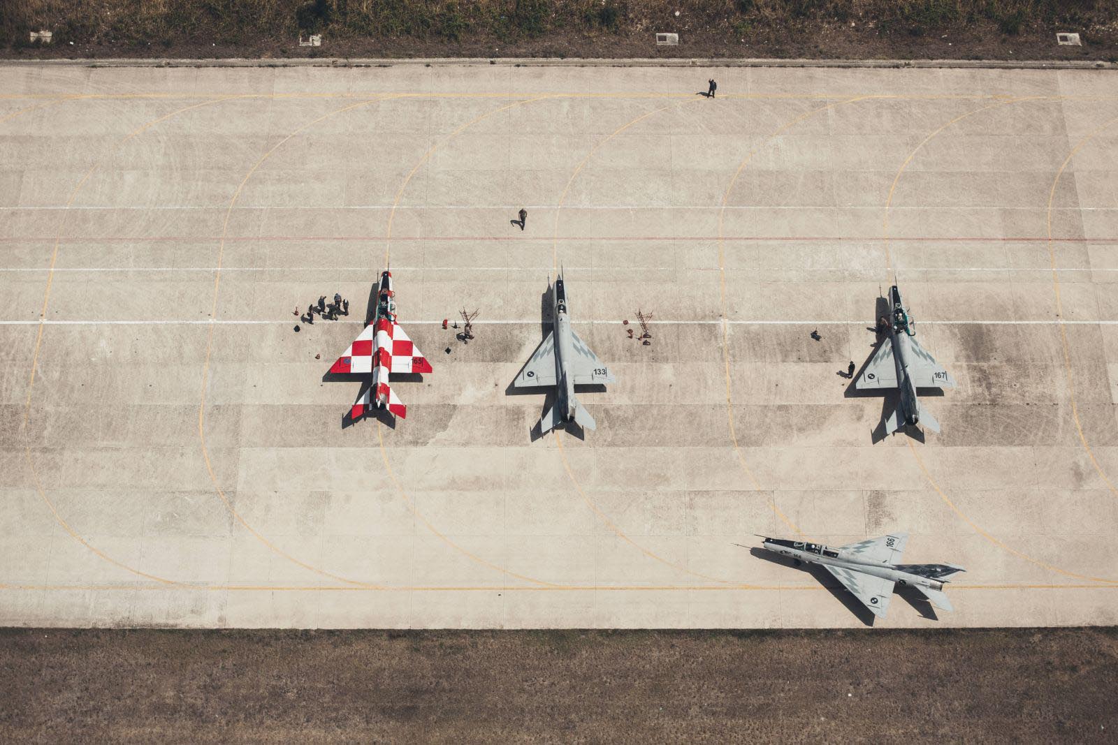 Pozdravni prelet MiG-ova iznad zadarskog kanala Pozdravni prelet MiG-ova iznad zadarskog kanala
