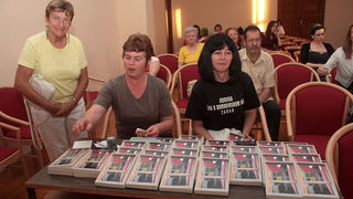 Julianne Eden Bušić predstavila novu knjigu “Živa glava”, Foto: Lucija Juravić Julianne Eden Bušić predstavila novu knjigu “Živa glava”, Foto: Lucija Juravić