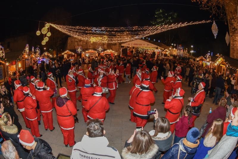 Utrka Djedova Božićnjaka zadarskim Poluotokom