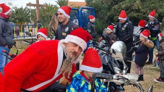 Bibinje: Moto mrazovi razveselili mališane Bibinje: Moto mrazovi razveselili mališane