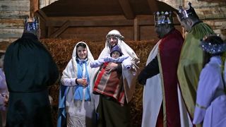 Zagreb – Zupa bl. Ivana Merza u sklopu zivih jaslica na krizanju Zagrebacke avenije i Zagrebacke ulice organizirala je “Rodjenje Bozica u Spanskom”, scenski prikaz Isusova rodjenja. Photo: Igor Kralj/PIXSELL