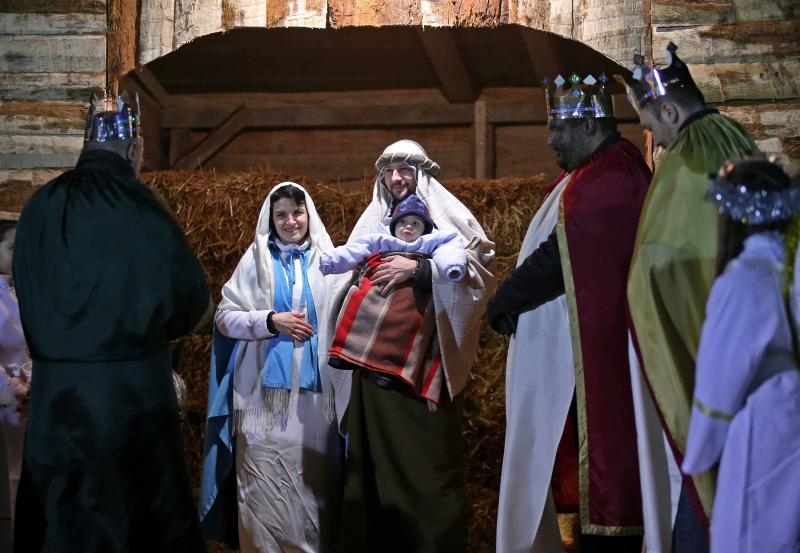 Zagreb – Zupa bl. Ivana Merza u sklopu zivih jaslica na krizanju Zagrebacke avenije i Zagrebacke ulice organizirala je “Rodjenje Bozica u Spanskom”, scenski prikaz Isusova rodjenja. Photo: Igor Kralj/PIXSELL