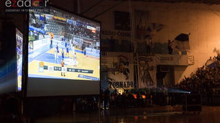 Humanitarno gledanje utakmice Zadar-Cibona (85-84) u Jazinama Humanitarno gledanje utakmice Zadar-Cibona (85-84) u Jazinama