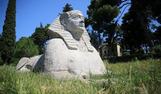 20.06.2013., Zadar – Akcija ciscenja narkomanskih sprica u parku na Brodarici pokraj Sfinge. Photo: Filip Brala/PIXSELL Autor  Filip Brala/PIXSELL KLJUČNE RIJEČI  ciscenje, sfinga, Brodarica, akcija mladih, narkomanija