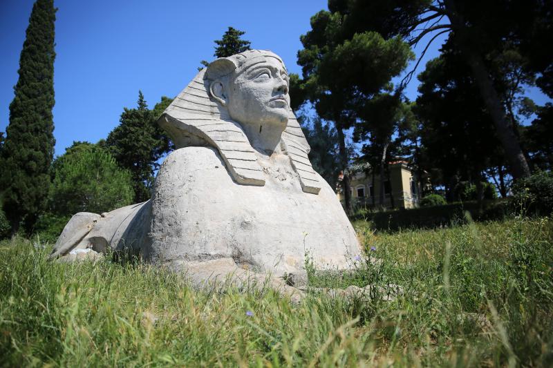 20.06.2013., Zadar – Akcija ciscenja narkomanskih sprica u parku na Brodarici pokraj Sfinge. Photo: Filip Brala/PIXSELL Autor Filip Brala/PIXSELL KLJUČNE RIJEČI ciscenje, sfinga, Brodarica, akcija mladih, narkomanija 20.06.2013., Zadar – Akcija ciscenja narkomanskih sprica u parku na Brodarici pokraj Sfinge. Photo: Filip Brala/PIXSELL Autor Filip Brala/PIXSELL KLJUČNE RIJEČI ciscenje, sfinga, Brodarica, akcija mladih, narkomanija