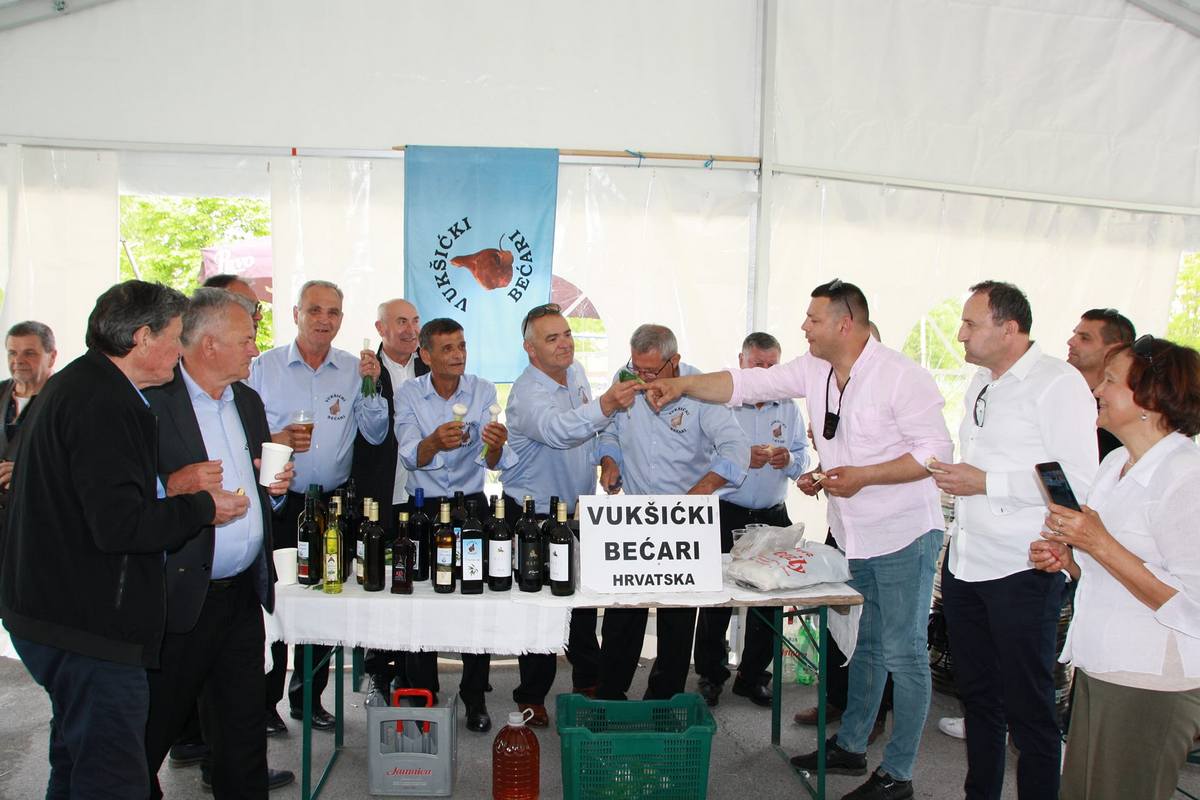 Donacija Vukšićkih bećara novoj crkvi u Baranji