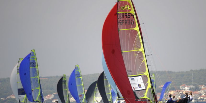 Zadar, 040909. Europsko prvenstvo u jedrenju za klasu 49er 2009. Dan kakav pravi jedrlicar moze samo pozeljeti. U zadarskom kanalu jugo preko 20 cvorova, jedrilo se peti dan europskog prvenstva u jedrenju za klasu 49er. Odvozila su se cak 4 plova. Na slic Zadar, 040909. Europsko prvenstvo u jedrenju za klasu 49er 2009. Dan kakav pravi jedrlicar moze samo pozeljeti. U zadarskom kanalu jugo preko 20 cvorova, jedrilo se peti dan europskog prvenstva u jedrenju za klasu 49er. Odvozila su se cak 4 plova. Na slic