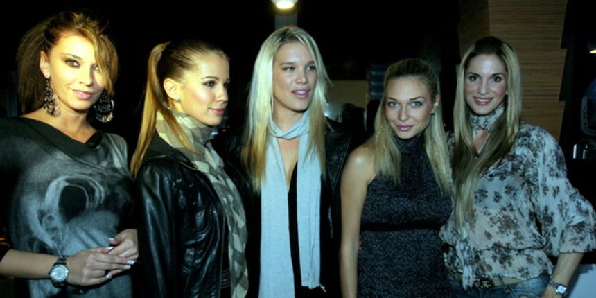 Aleksandra Grdic, Korana Gvozdic, Petra Maroja, Sonja Kovac i Jelena Oreskovic; Otvaranje bara Shine u Zadru; Branislav Grgurovic / CROPIX Aleksandra Grdic, Korana Gvozdic, Petra Maroja, Sonja Kovac i Jelena Oreskovic; Otvaranje bara Shine u Zadru; Branislav Grgurovic / CROPIX