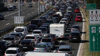 Gužve na naplatnim kućicama Lučko u smjeru mora