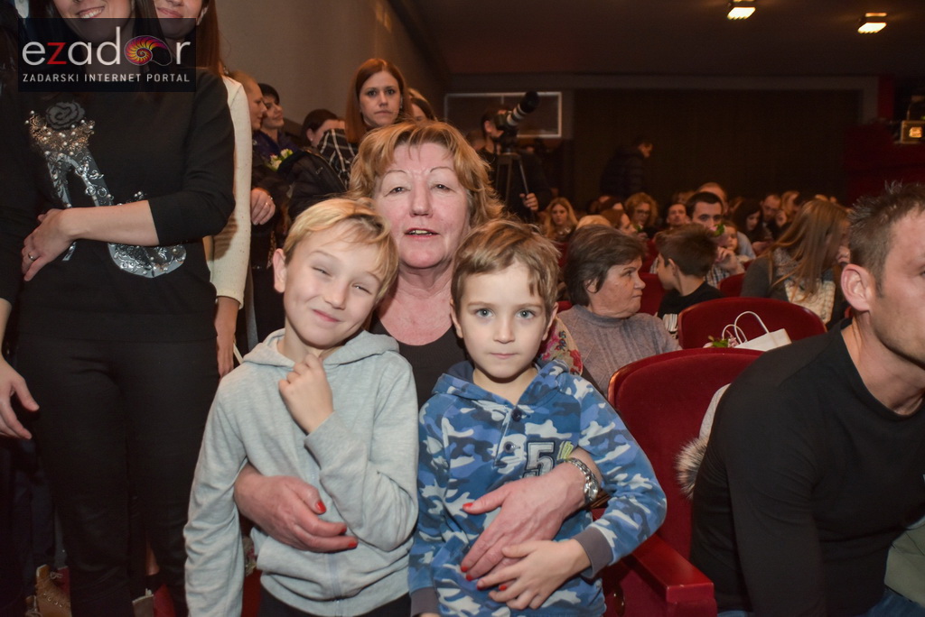 Predstava “Odgojoj” Plesne udruge Gesta u HNK Zadar