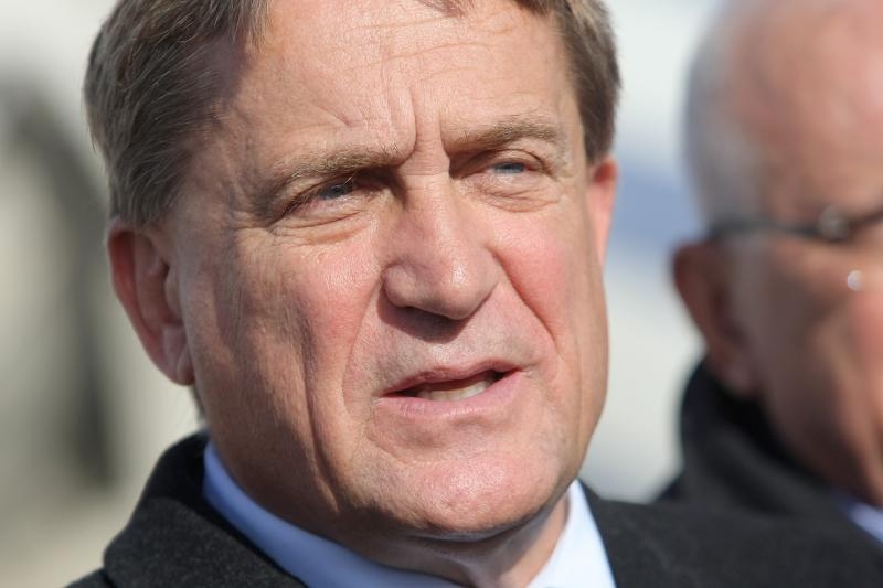 U ulici Ive Masine (Mjesni odbor Crvene kuce) gradonacelnik Bozidar Kalmeta sa suradnicima polozio je kamen temeljac. Time je svecano obiljezeni pocetak gradnje socijalnih stanova po modelu programa POS. Photo: Dino Stanin/PIXSELL