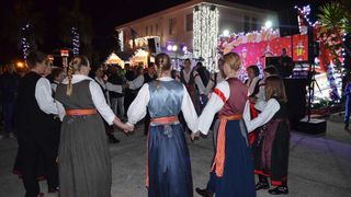 Vir: Druženje virske djece sa Svetim Nikolom Vir: Druženje virske djece sa Svetim Nikolom