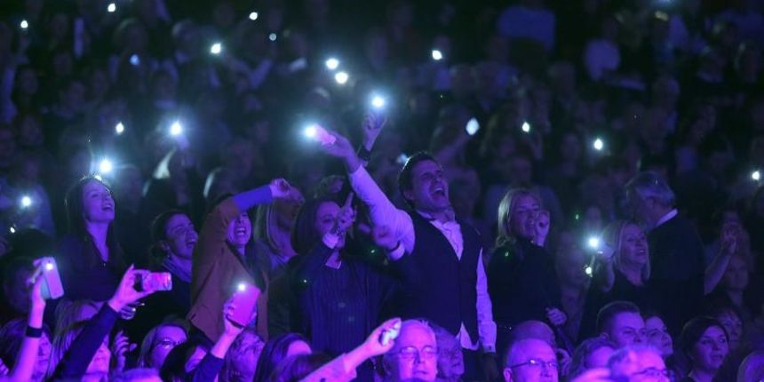 U koncertnoj dvorani Vatroslav Lisinski održan koncert “Hiljade pahulja bijelih” posvećen Kemalu Montenu. Foto. Goran Stanzl/PIXSELL