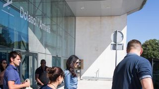 Slavna glumica Monica Bellucci sletjela je u Zracnu luku Dubrovnik letom Easy Jeta iz Pariza. Photo: Grgo Jelavic/PIXSELL Slavna glumica Monica Bellucci sletjela je u Zracnu luku Dubrovnik letom Easy Jeta iz Pariza. Photo: Grgo Jelavic/PIXSELL