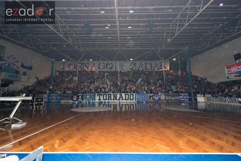 Humanitarno gledanje utakmice Zadar-Cibona u Jazinama Humanitarno gledanje utakmice Zadar-Cibona u Jazinama