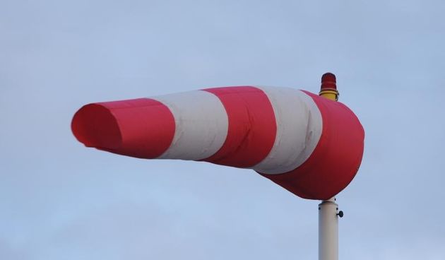 Zbog jake bure zatvorena autocesta A-1 Zagreb-Split, vozila se usmjeravaju na obilaznu D1 cestu. Photo: Hrvoje Jelavic/PIXSELL