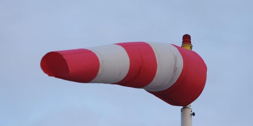 Zbog jake bure zatvorena autocesta A-1 Zagreb-Split, vozila se usmjeravaju na obilaznu D1 cestu. Photo: Hrvoje Jelavic/PIXSELL Zbog jake bure zatvorena autocesta A-1 Zagreb-Split, vozila se usmjeravaju na obilaznu D1 cestu. Photo: Hrvoje Jelavic/PIXSELL