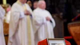 Nadbiskup Milan Zgrablić predvodio misu zadušnicu za Papu Franju Nadbiskup Milan Zgrablić predvodio misu zadušnicu za Papu Franju