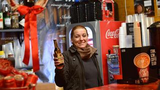 Advent u Zadru: Neno Belan i Fiumensi raspjevali i rasplesali i staro i mlado na Trgu Petra Zoranića Advent u Zadru: Neno Belan i Fiumensi raspjevali i rasplesali i staro i mlado na Trgu Petra Zoranića