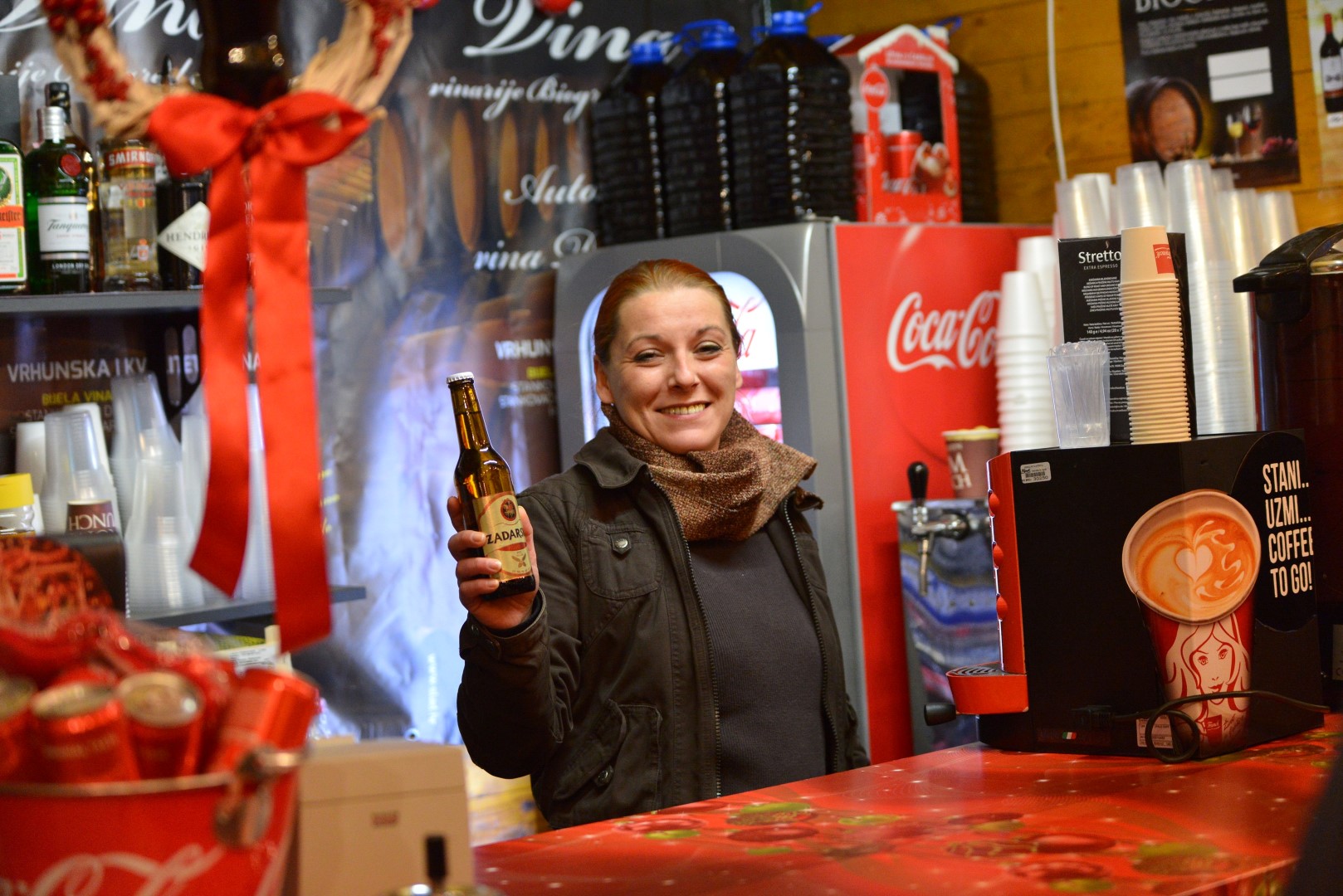 Advent u Zadru: Neno Belan i Fiumensi raspjevali i rasplesali i staro i mlado na Trgu Petra Zoranića Advent u Zadru: Neno Belan i Fiumensi raspjevali i rasplesali i staro i mlado na Trgu Petra Zoranića