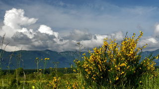 Zaigrani oblaci nad Likom