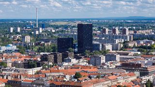 Pogled sa Zagrebačke katedrale na centar grada – Zagreb