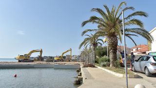 Vandali napravili veliku štetu na gradilištu obalnog zida u Petrčanima