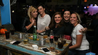 Friday Night Live: Jet Set Band @ Famous Beach Bar & Grill. Foto: Ivan Brčić Friday Night Live: Jet Set Band @ Famous Beach Bar & Grill. Foto: Ivan Brčić