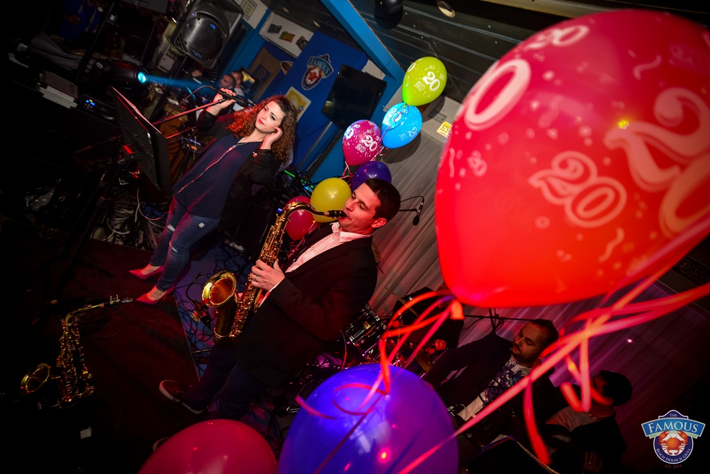 U Famous beach and grill baru Rockatansky bend proslavio je 20 godina djelovanja U Famous beach and grill baru Rockatansky bend proslavio je 20 godina djelovanja