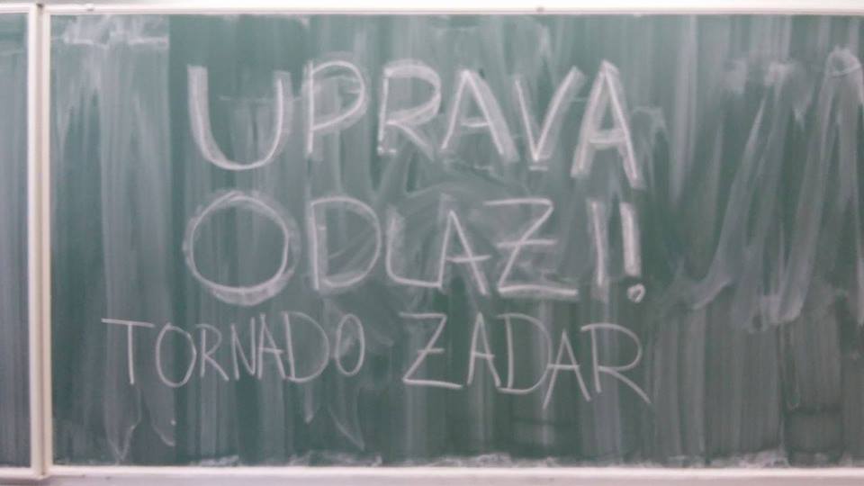 Image 379447 (auto) Image 379447 (auto)