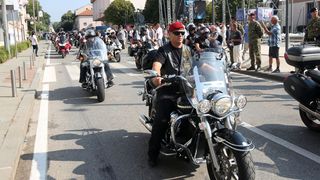 Knin: Mimohod motocikala i starodobnih vojnih vozila