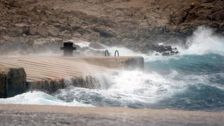 Olujna bura prekinula trajektni promet između Prizne i Žigljena. Photo: Dalibor Urukalović/PIXSELL Olujna bura prekinula trajektni promet između Prizne i Žigljena. Photo: Dalibor Urukalović/PIXSELL