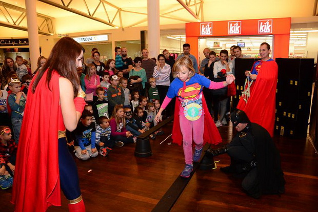 Superheroji u trgovinskom centru Supernova 25. listopada 2014. Foto: Iva Perinčić Superheroji u trgovinskom centru Supernova 25. listopada 2014. Foto: Iva Perinčić