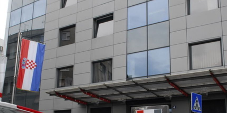 Zagreb, 261109.
U sklopu obrade uhicenih u Hrvatskim autocestama policija je nakratko dosla u upravnu zgradu HAC-a u Sirolinoj ulici.
Foto: Milivoj Keber / CROPIX