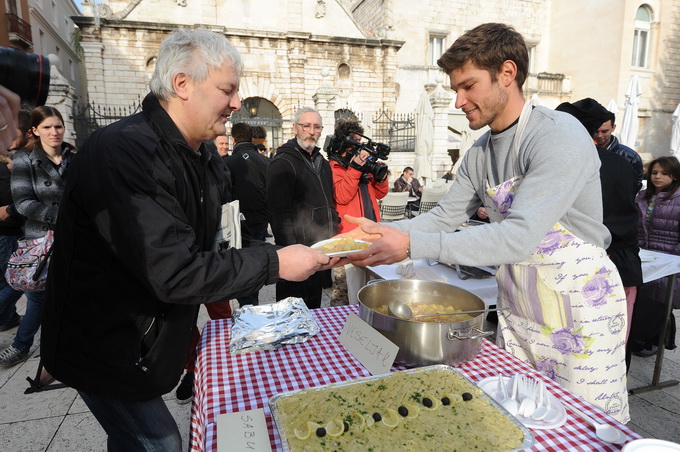 Zadar, 241212.
Forum.
U sklopu manifestacije Zadar, 241212.
Forum.
U sklopu manifestacije