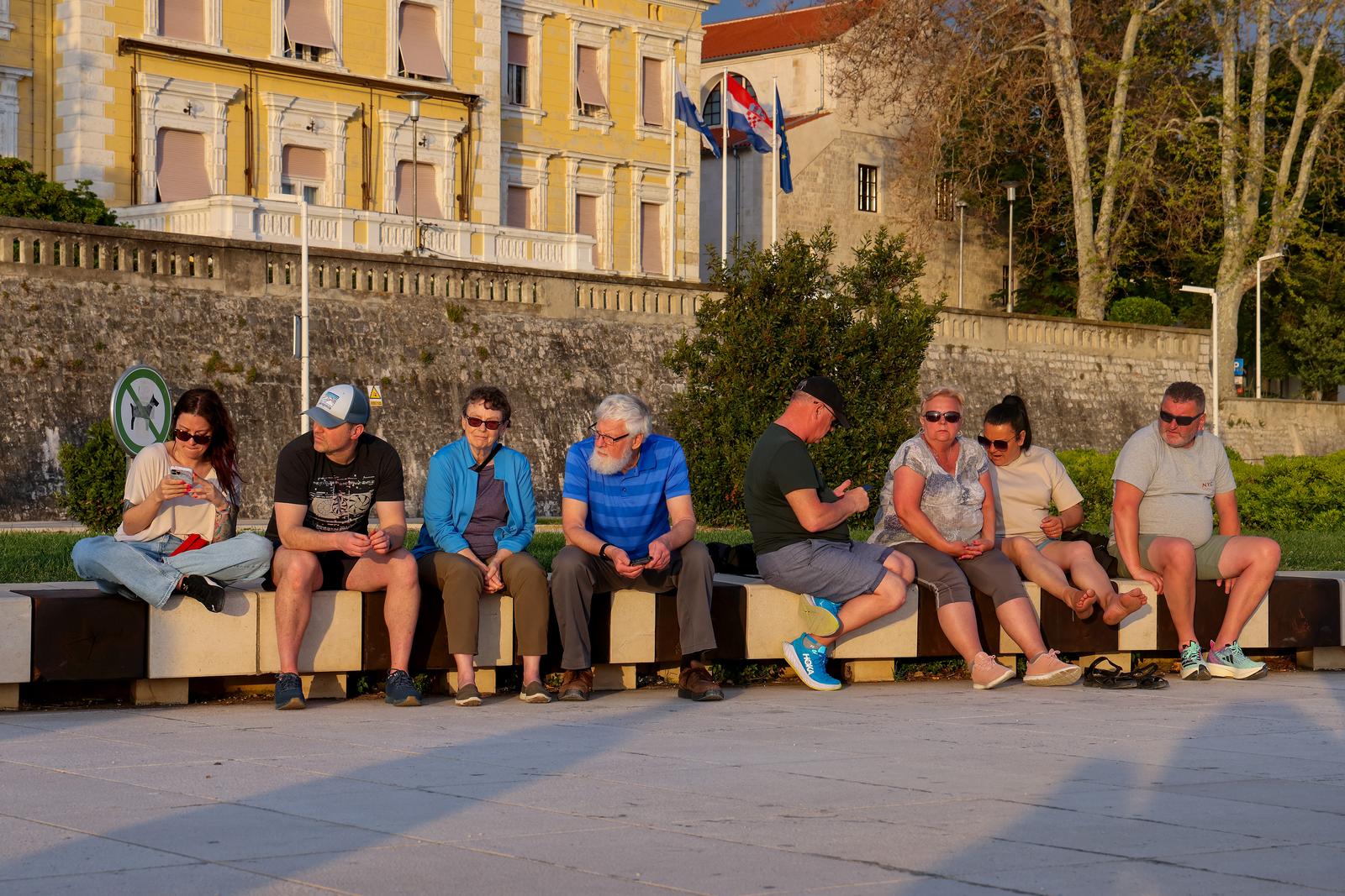 Zadar: Turisti uživaju u zalasku sunca