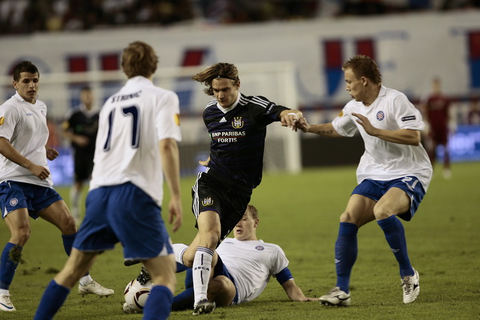 Split, 300910.
Stadion Poljud.
Nogometna utakmica drugog kola Europske lige,
Hajduk – Anderlecht.
Foto: Vladimir Dugandzic / CROPIX Split, 300910.
Stadion Poljud.
Nogometna utakmica drugog kola Europske lige,
Hajduk – Anderlecht.
Foto: Vladimir Dugandzic / CROPIX