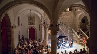Atrij knezevog dvora, Dubrovnik – Koncert klasaicne glazbe. Ansambl becke filharmonije. Shkelzen Doli, violina Holger Groh, violina Sebastian Bru, violoncelo, Gottlieb Wallisch, klavir. Photo: Grgo Jelavic/PIXSELL