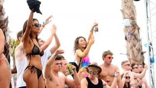 Zrće: Drugi dan Hideout festivala privukao je mnogobrojnu publiku na after beach party, Photo: Luka Stanzl/PIXSELL Zrće: Drugi dan Hideout festivala privukao je mnogobrojnu publiku na after beach party, Photo: Luka Stanzl/PIXSELL