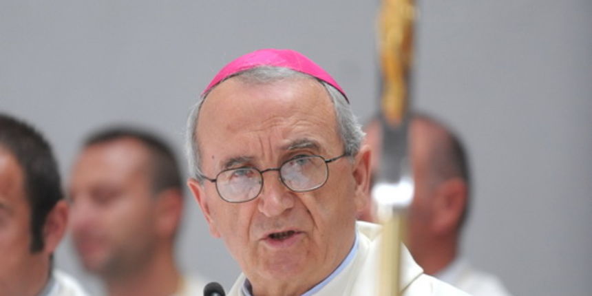 Zadar, 150811.
Danas je u zupnoj crkvi u Skabrnji na blagdan velike gospe odrzana misa koju je predvodio zadarski nadbiskup Zelimir Puljic nakon cega je odrzana i procesija kroz mjesto.
Foto: Andrija Lucic / CROPIX Zadar, 150811.
Danas je u zupnoj crkvi u Skabrnji na blagdan velike gospe odrzana misa koju je predvodio zadarski nadbiskup Zelimir Puljic nakon cega je odrzana i procesija kroz mjesto.
Foto: Andrija Lucic / CROPIX