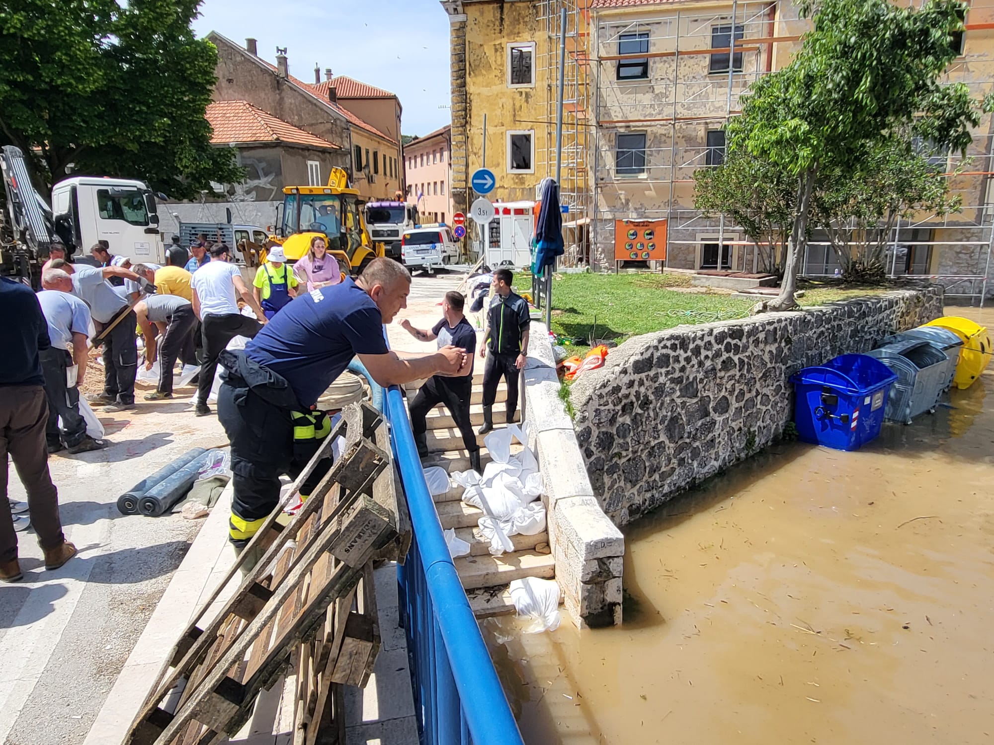 Obrovac: Zrmanja dosegnula nikad zabilježen vodostaj