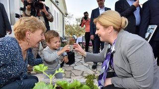 Predsjednica Grabar Kitarović u posjeti Olibu. Foto: Dino Stanin/PIXSELL