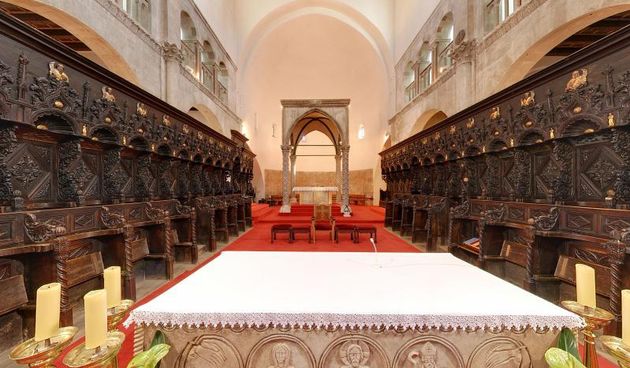 Katedrala sv. Stosije. Danasnja katedrala je trobrodna romanicka gradjevina, ujedno i najveca crkva u Dalmaciji. Unutrasnjost katedrale je monumentalna. Photo: Dino Stanin/PIXSELL