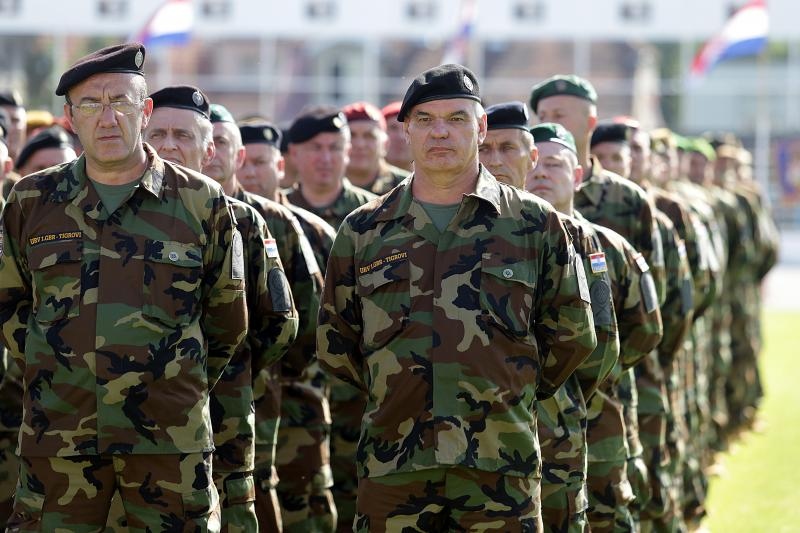 Svečano postrojavanje na stadionu u Kranjčevićevoj u povodu Dana Oružanih snaga Republike Hrvatske. Foto. PIXSELL Svečano postrojavanje na stadionu u Kranjčevićevoj u povodu Dana Oružanih snaga Republike Hrvatske. Foto. PIXSELL
