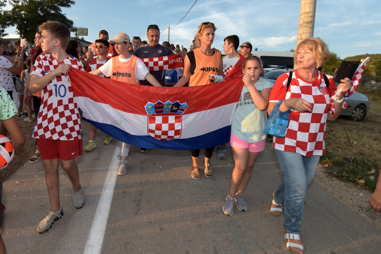 U rodnom Nadinu priređen doček za srebrnog reprezentativca Šimu Vrsaljka