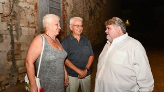 “Ana i Ona” naziv je predstave čijom je premijerom sinoć u zadarskom Kazalištu lutaka započela umjetnička revija pod nazivom “Nosi se Teatro Verrdi”.