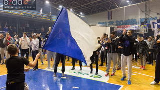 Humanitarno gledanje utakmice Zadar-Cibona (85-84) u Jazinama Humanitarno gledanje utakmice Zadar-Cibona (85-84) u Jazinama