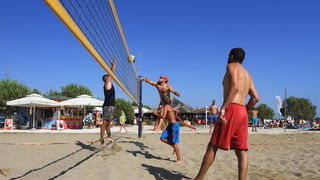 Na plaži Punta u Bibinjama održan 6. Memorijalni turnir u odbojci na pijesku za Tomislav Sikirića – Siku. Foto: Leo Banić Na plaži Punta u Bibinjama održan 6. Memorijalni turnir u odbojci na pijesku za Tomislav Sikirića – Siku. Foto: Leo Banić