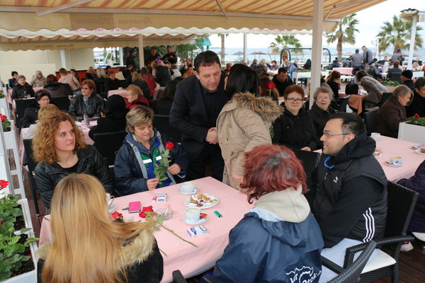 U organizaciji Općine Vir i Vir turizma virskim damama podijeljeno 400 ruža u povodu Dana žena